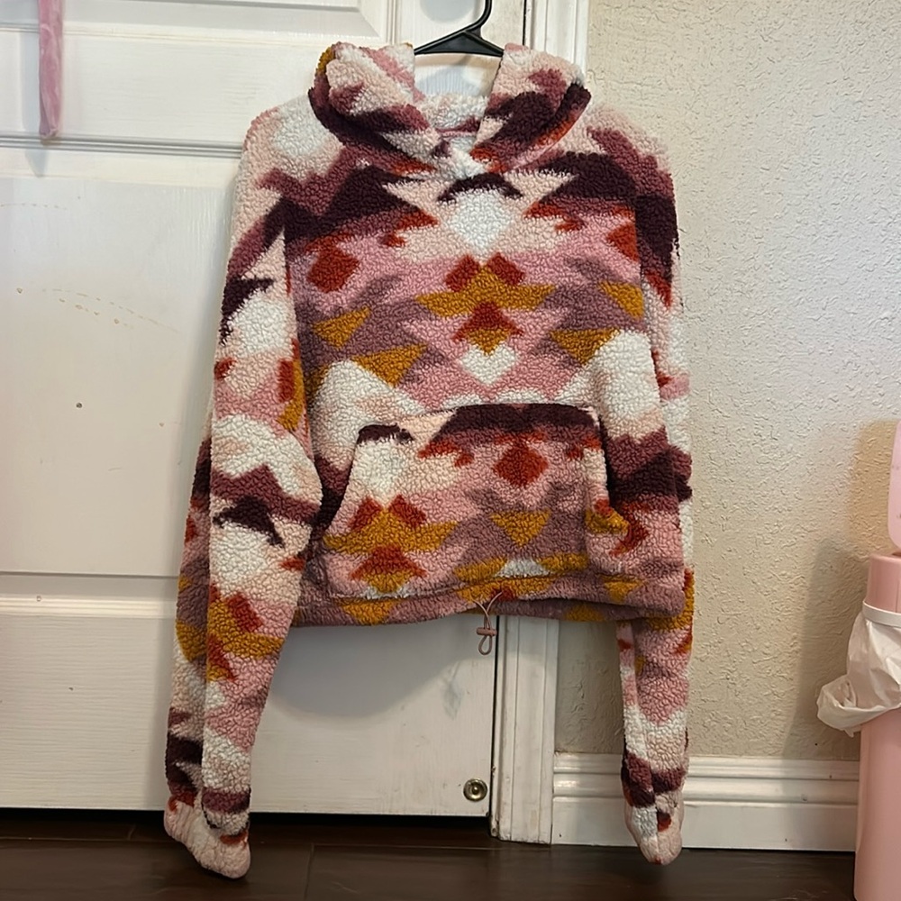 Multi geometric mock-neck pullover hoodie